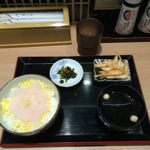 白えび刺身丼