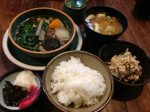 牛すじ煮込み定食