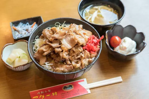 とんが丼定食