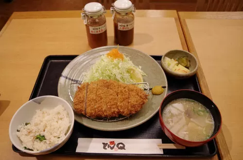 やまと豚厚切りロース定食