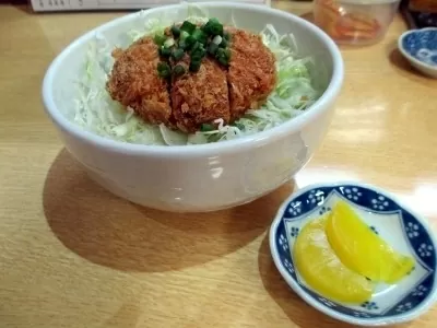 亀有メンチカツ丼