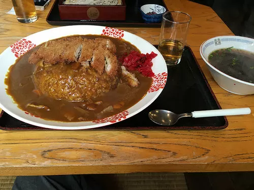 メガカツカレー