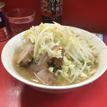 麺少なめニンニク少し