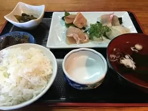 地魚刺身定食（上）