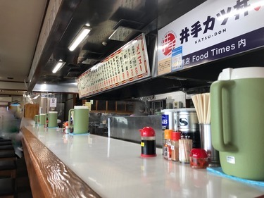 井手ちゃんぽん本店にある卓上調味料の画像