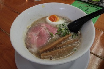 「こくまろ塩ラーメン」の画像