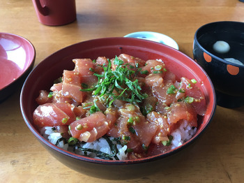 「まぐろヒューガ丼」の画像２