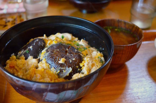 「ジャンボしいたけ丼」の画像