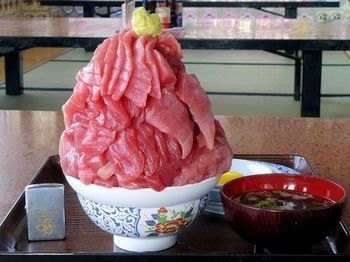 「ミナミマグロ丼＝インドマグロ 中」の画像