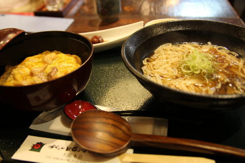 「比内地鶏ミニ親子丼セット＆ミニ稲庭うどん」の画像