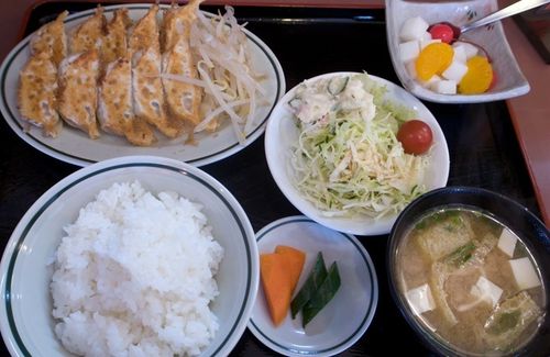 「餃子定食（１０個）」の画像