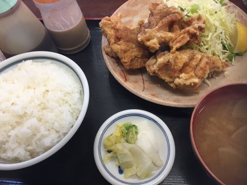 「鶏肉の唐揚げ定食３個」の画像