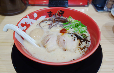 「とろ～り半熟煮玉子牛じゃんラーメン」の画像