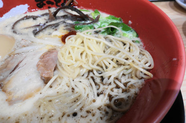 「とろ～り半熟煮玉子牛じゃんラーメン」の画像２枚目