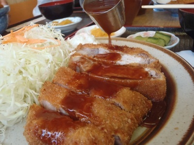 ロースとんかつ定食３枚目