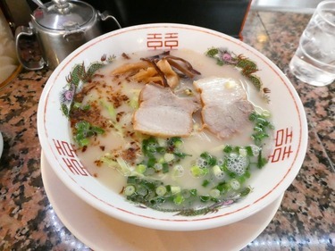 「ざぼんラーメン 与次郎店」の半ラーメン