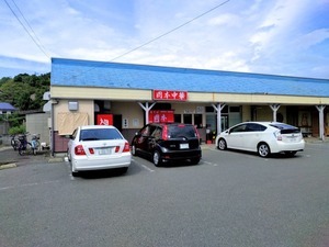 「岡本中華 小松島本店」駐車場の画像