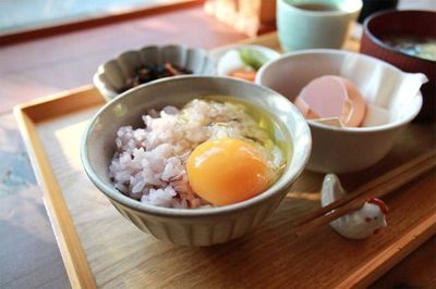 「平飼い有精卵の卵かけごはん定食」の画像２