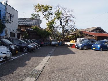 東横紫竹山本店の駐車場