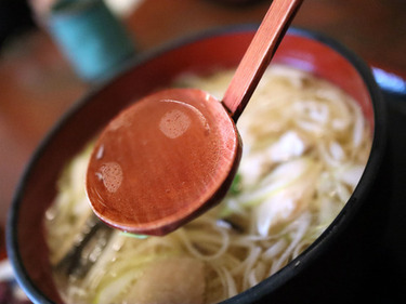 「比内地鶏の無限うどん」の画像２枚目