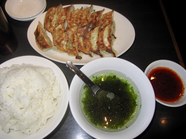 餃子定食のご飯大盛り