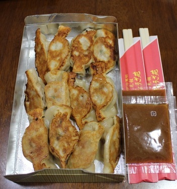 焼き餃子＝テイクアウト