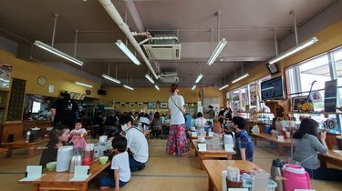 「玉家そば 本店」の店内画像