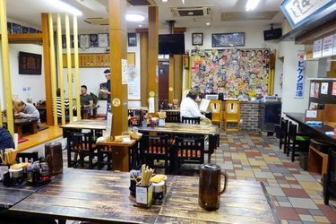 「長尾中華そば 西バイパス本店」の店内画像